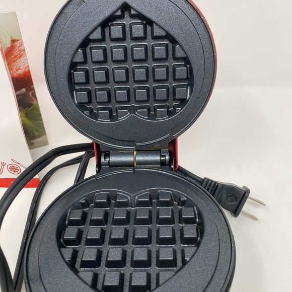 Dash Red Mini Heart Waffle Maker - Picture 5 of 10